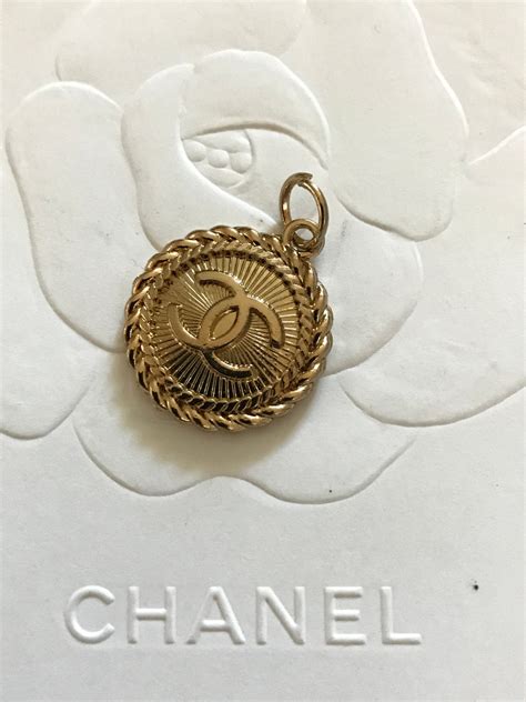 chanel zipper pull replacement|vintage Chanel zipper pull.